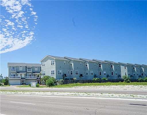 1st image of 714 W Beach Blvd