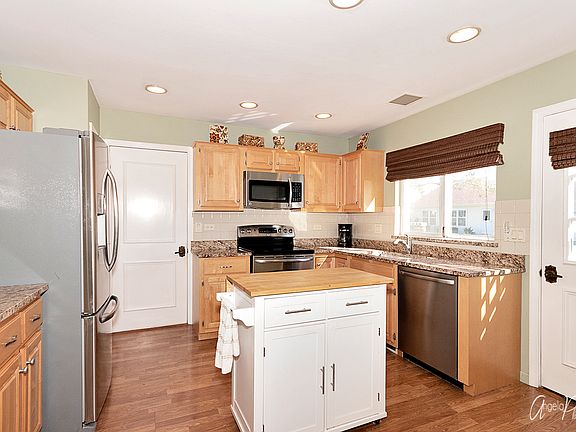 5th image of 7201 Blair Ln