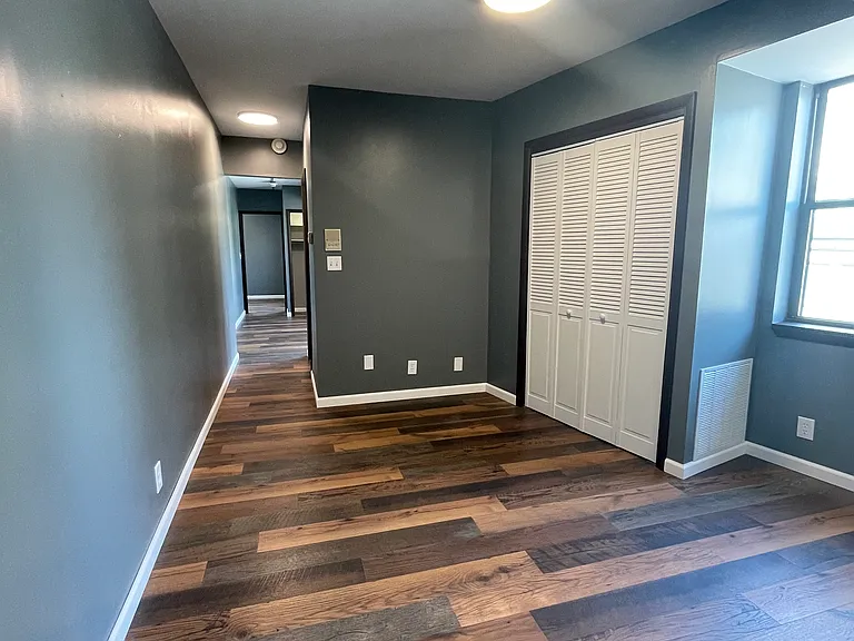 2905 Glenmore Ave #3 — Photo 3