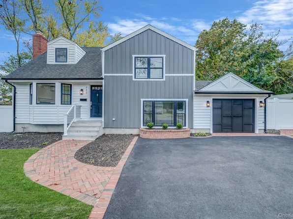 246 Woodlawn Avenue, Saint James, NY 11780