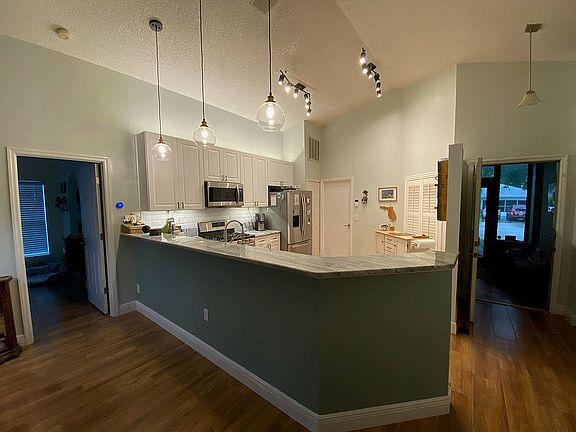 4th image of 2485 Saint Johns Ln
