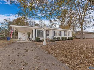 1000 Section Line Rd, Albertville, AL 35950