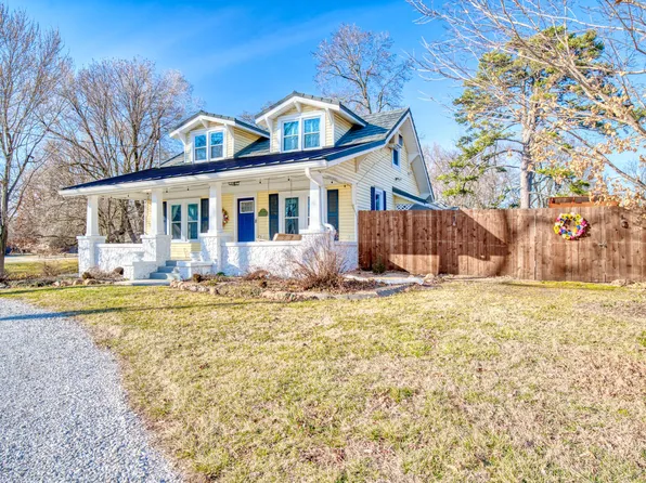 2933 E Grand Street, Springfield, MO 65804