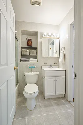 Rented by Perry Associates NYC Inc | media 10