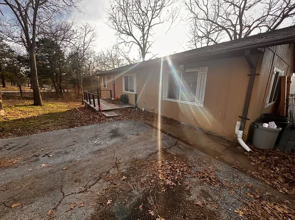 1399 Welch Rd, Reeds Spring, MO 65737