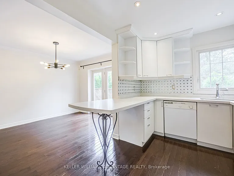38 Hopedale Ave — Photo 22