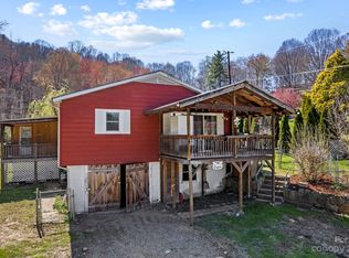 201 Duckett Cove Rd, Waynesville, NC 28786