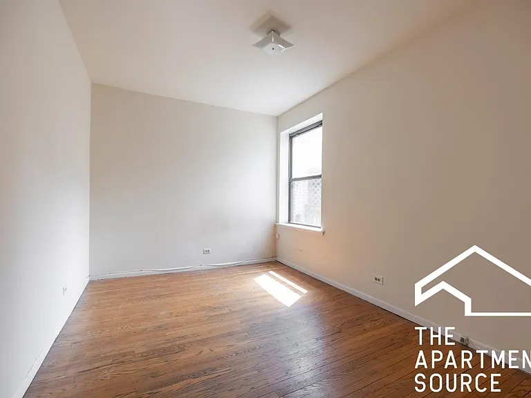 3147 W Medill Ave #3 — Photo 9