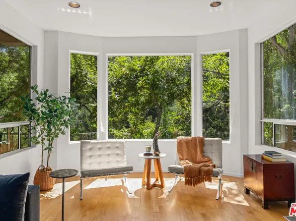 10055 Reevesbury Dr, Beverly Hills, CA 90210
