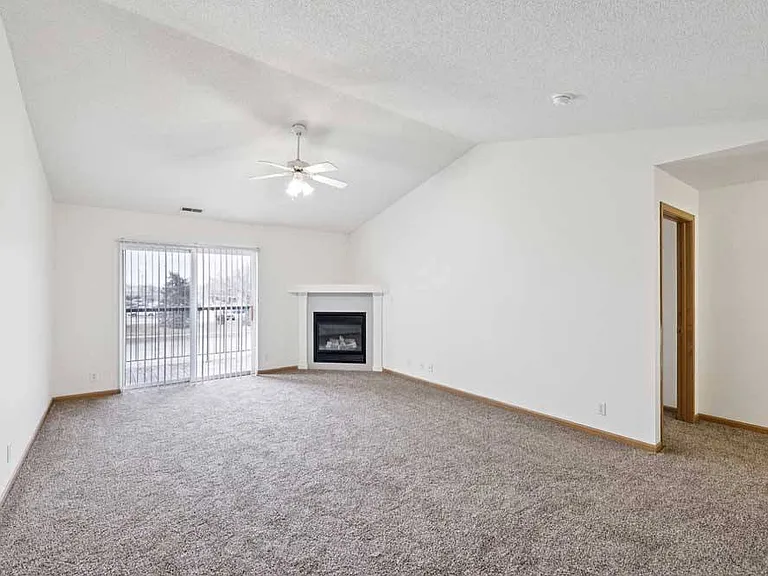 Northbrook Apartments — Photo 330