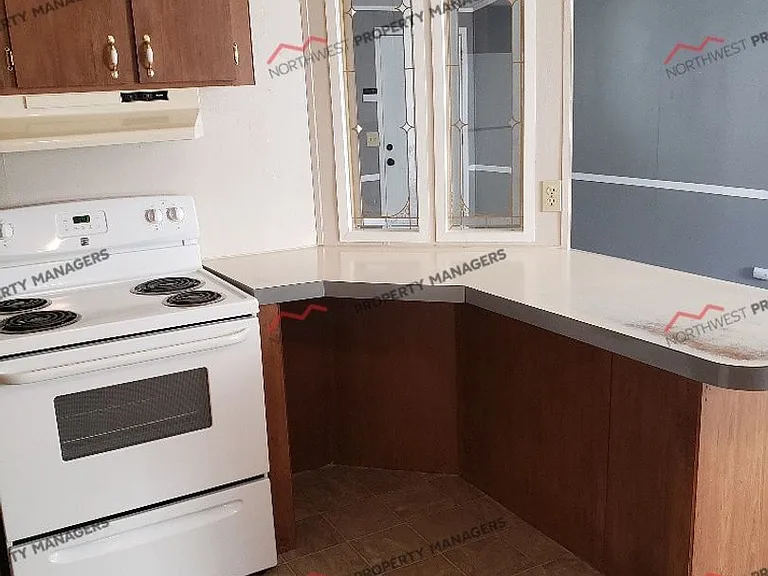 2495 NE Kresky Ave — Photo 6