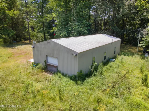 1102 S Red Banks Rd #A, Holly Springs, MS 38635