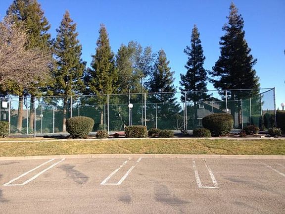 community tennis court