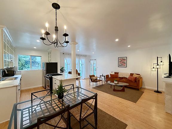 3rd image of 1027 20th St #1C