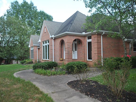 2nd image of 4831 Shamrock Ct