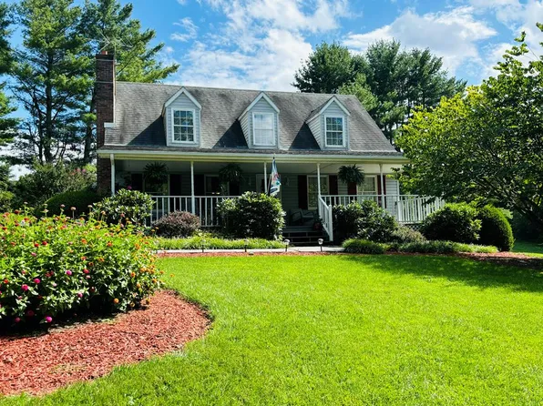 125 Lovell Rd, Hillsville, VA 24343