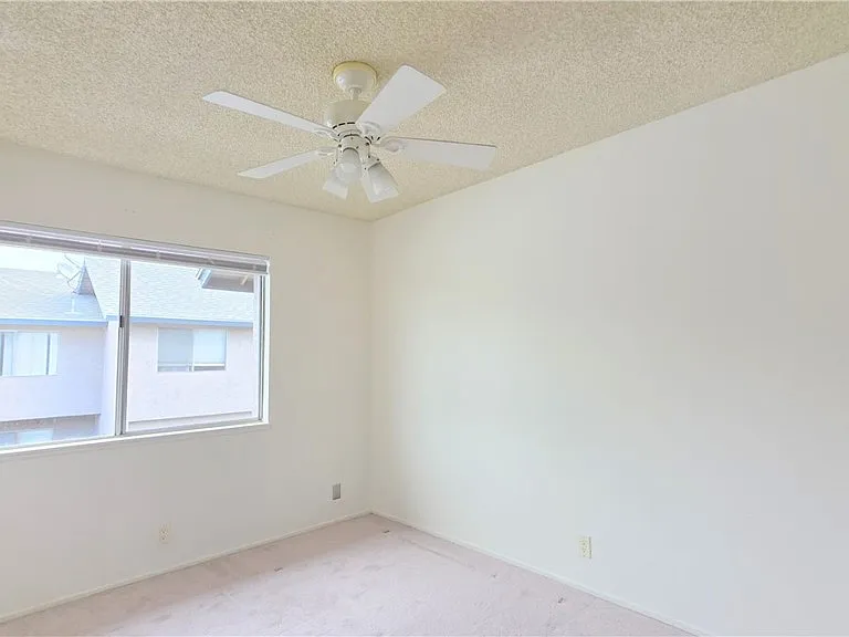 831 Windwood Dr — Photo 13
