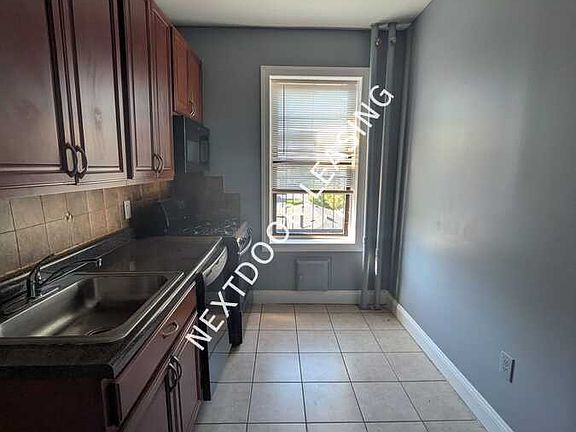 2nd image of 42 W 29th St #4BM