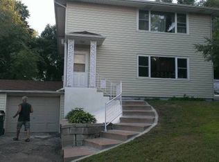 1680 Burns Ave #2, Saint Paul, MN 55106