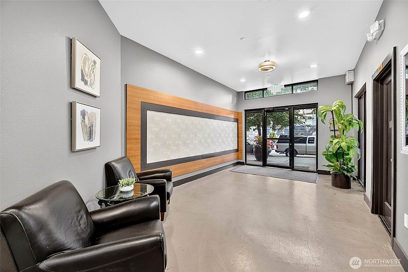 3rd image of 1323 Boren Avenue #212
