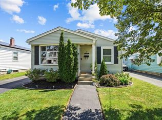 25 Ashley St, Cranston, RI 02920