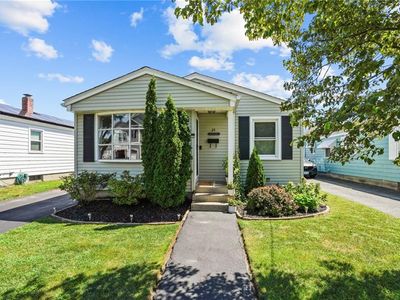 25 Ashley St, Cranston, RI, 02920