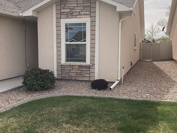 2nd image of 581 1/2 Belhaven Way