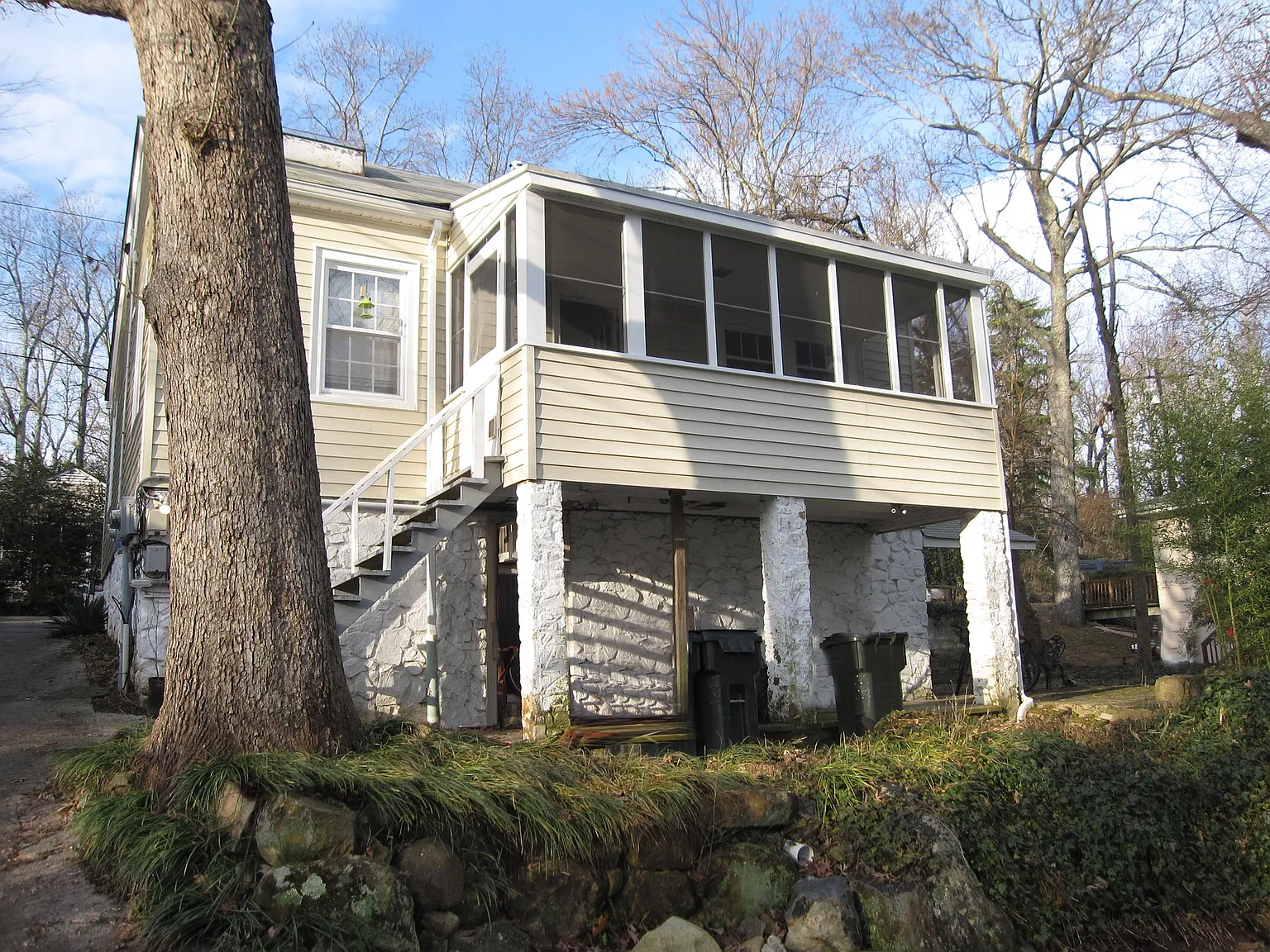 Studio, 350 sqft, $875 — Photo 2