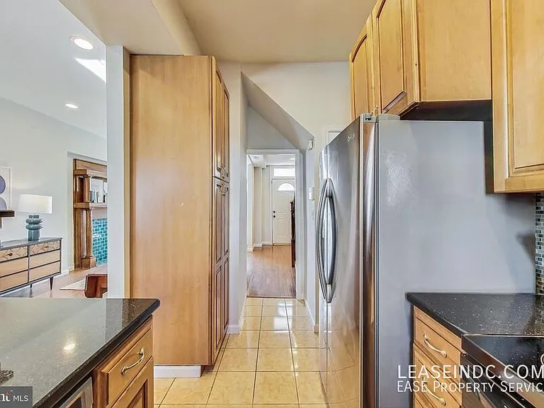 535 Gresham Pl NW — Photo 13