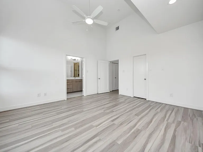 18716 Centro Main St #B — Photo 23