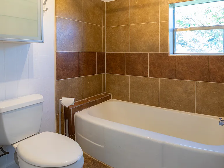 Ensuite Bathroom to Primary Bedroom