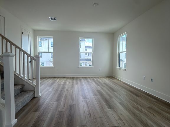4th image of 15056 Groveside Rd