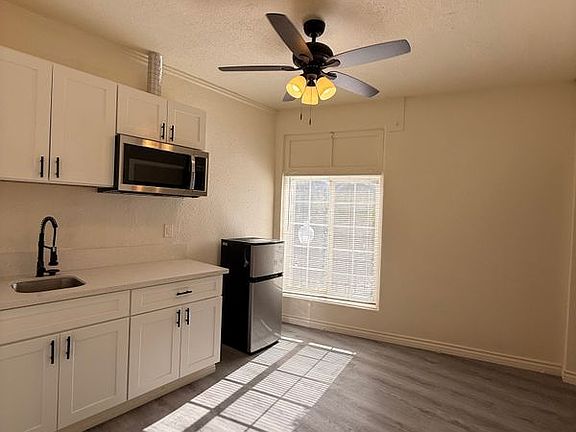 5th image of 5360 Long Beach Blvd