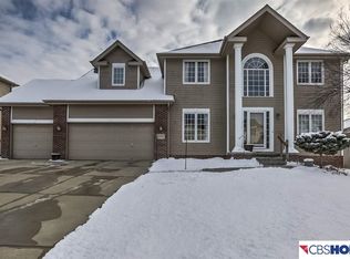 17213 Bedford Ave, Omaha, NE 68116