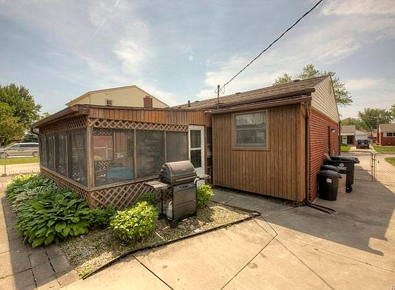 3rd image of 30802 Mackenzie Dr