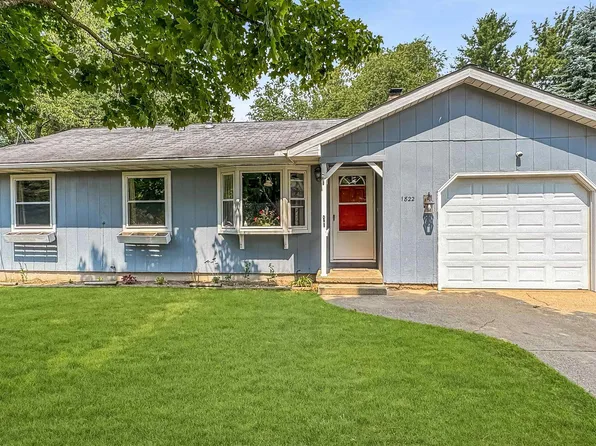 1822 Chestnut St, Cadillac, MI 49601