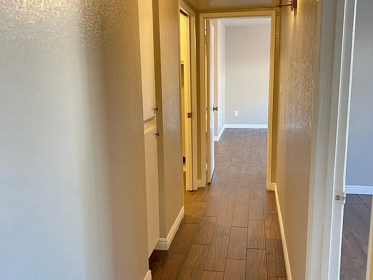 6811 Klamath Way — Photo 11