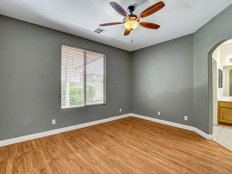 8737 Radiant Ruby Ave — Photo 23