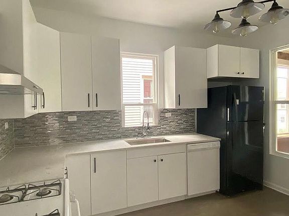 4th image of 1920 N Monticello Ave #1