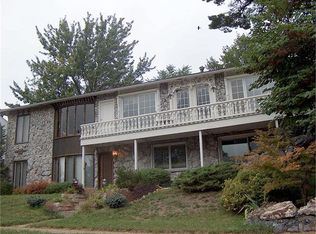 1004 College Ave, Davenport, IA 52803