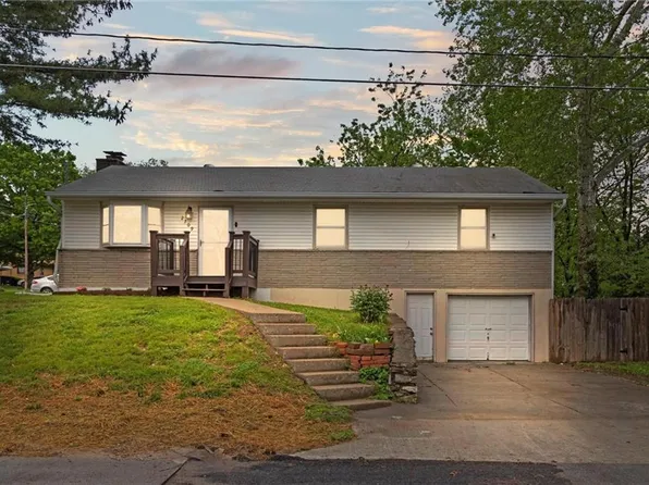 2709 N Walrond Ave, Kansas City, MO 64117