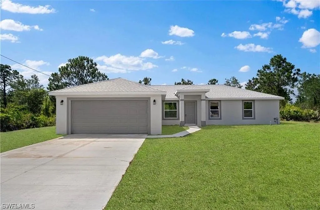 4 bed, 2.0 bath, 1577 sqft, $2,200 — Photo 2