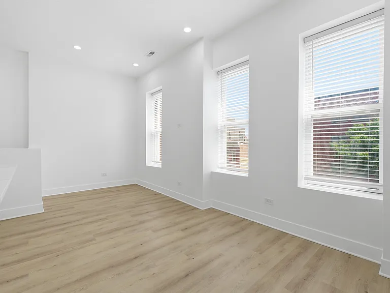 1838 N Damen Ave #3F — Photo 7