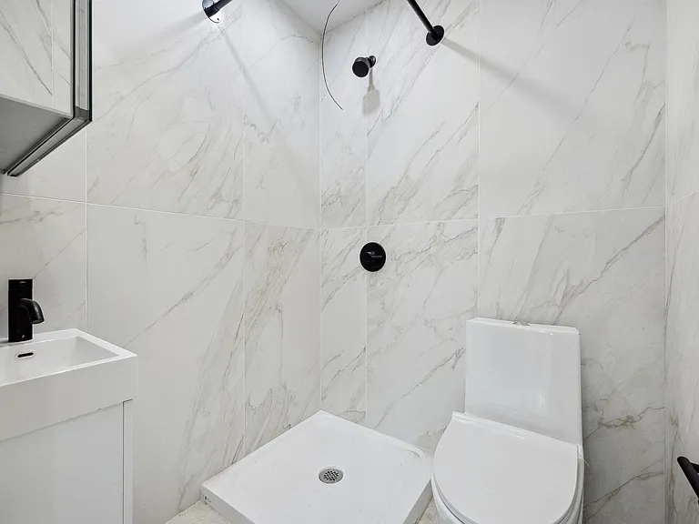 585 Park Pl #1LF — Photo 5