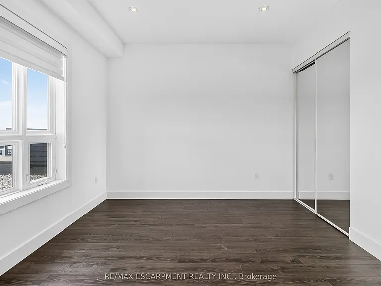 640 Sauve St #602 — Photo 25