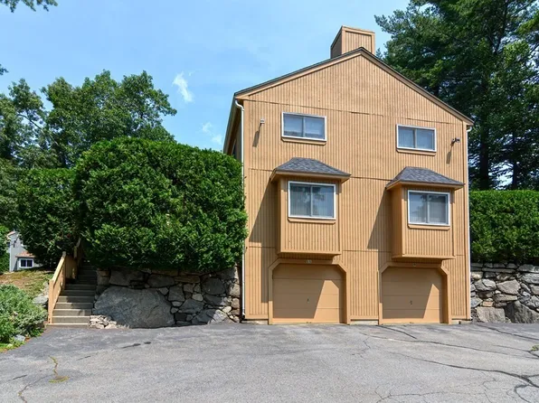 11 Loyalist Dr #26, Uxbridge, MA 01569