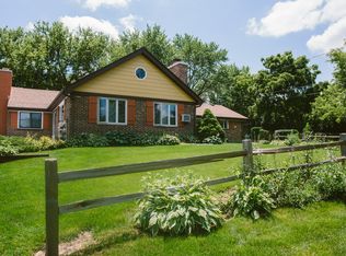 600 W Slocum Lake Rd, Wauconda, IL 60084