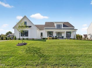 6 Sterling Rdg, Albany, NY 12211