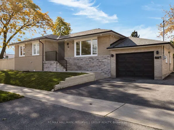 26 Celestine Dr, Toronto, ON M9R 3N1