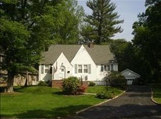 45 Chestnut St, Livingston, NJ 07039